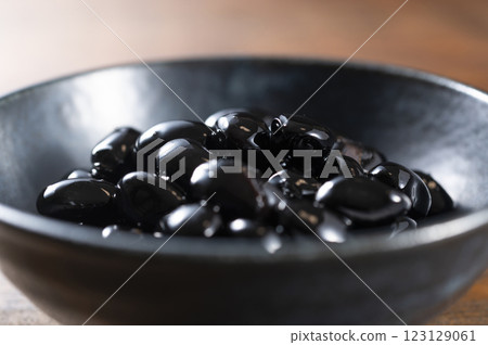 Simmered black beans Simmered black beans 123129061