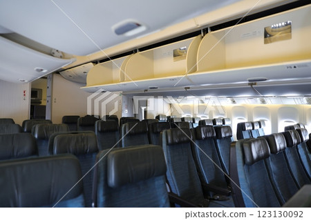 經濟艙 123130092