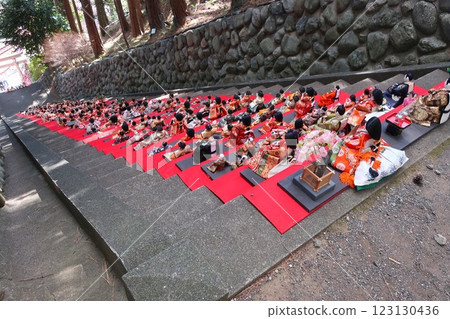 Izu Peninsula: Hina-dan display at Susanoo Shrine 123130436