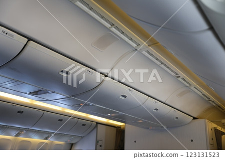 機頂行李艙 123131523