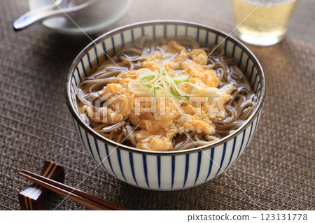 熱蕎麥麵加蛋（蒸） 123131778