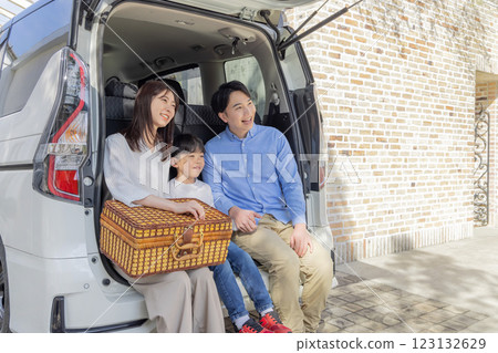 Family trip 123132629