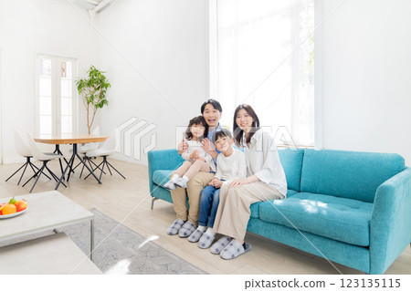 家庭形象 123135115