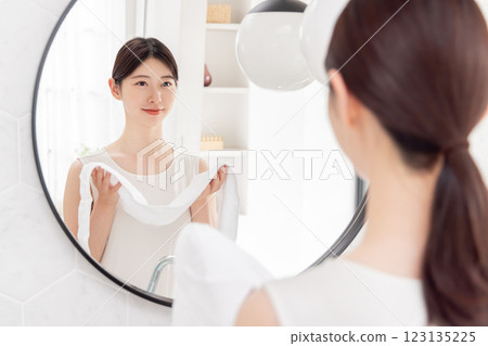 Young woman, beauty image Young woman, beauty image 123135225