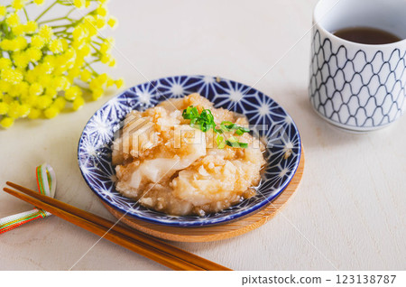 Kuni mochi Kuni mochi 123138787