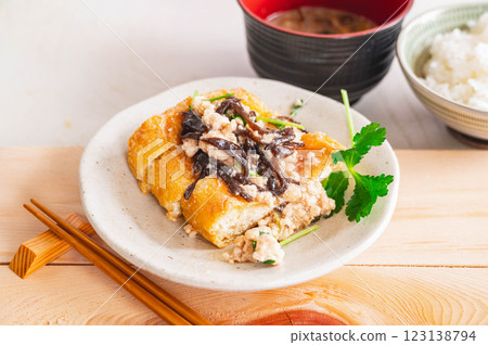 Deep-fried tofu with thickened sauce Deep-fried tofu with thickened sauce 123138794