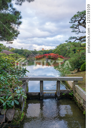 [高松市] 秋季的栗林公園 123139109