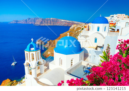 Sunset in the Oia village, Santorini, Greece. Sunset in the Oia village, Santorini, Greece. 123141215