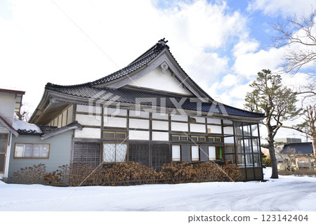 拍攝北海道乙部町清龍山仙德寺院內的冬季風景 123142404