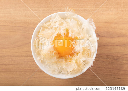 [Kagoshima Prefecture Chicken Flakes] Raw Egg and Rice 123143189