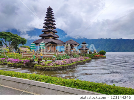 Pura Ulun Danu Beratan temple balinese hindu temple on a Bedugul lake in Bali, Indonesia 123144246