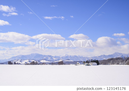 Hidaka Mountains and blue sky 123145176