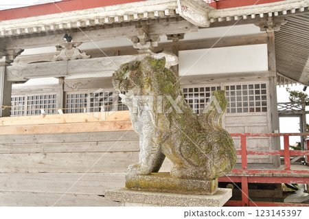 冬季拍攝北海道江差町中網正一稻荷大明神社境內的景色 123145397