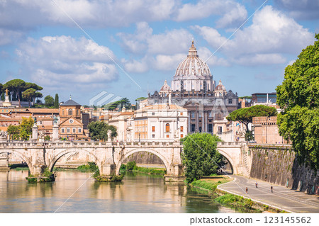 Rome's Tiber River, Ponte Sant'Angelo Rome's Tiber River, Ponte Sant'Angelo 123145562