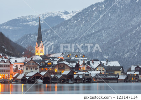 Evening Winter View of Hallstatt, Austria 123147114