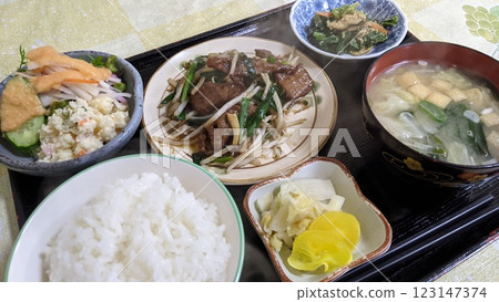 Levanilla fried set meal Levanilla fried set meal 123147374