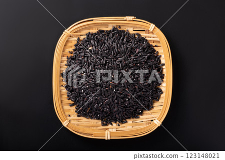 [Kagoshima Prefecture] Kirishima black rice (glutinous brown rice) 123148021