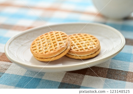 Waffle Witch Maple Cream 123148525
