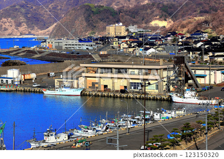 Yura Fishing Port and Townscape 123150320