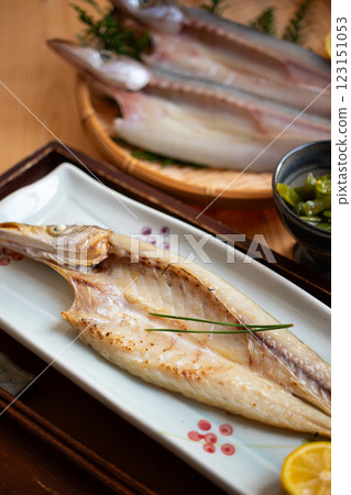 乾烤梭魚 (1) 123151053