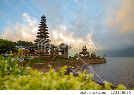 The beauty of Ulun Danu Bratan Temple is located on the shores of Lake Bratan in Bedugul, Tabanan, in the east of Bali, Indonesia 123156620