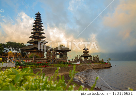 The beauty of Ulun Danu Bratan Temple is located on the shores of Lake Bratan in Bedugul, Tabanan, in the east of Bali, Indonesia 123156621
