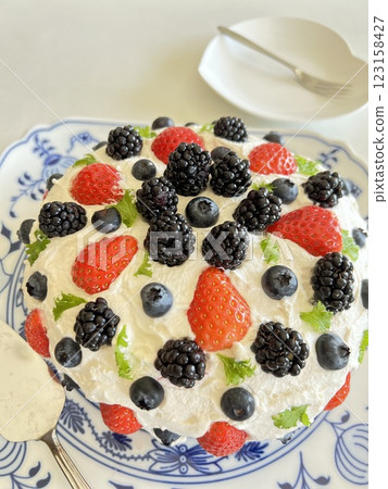 I made a berry cake 123158427