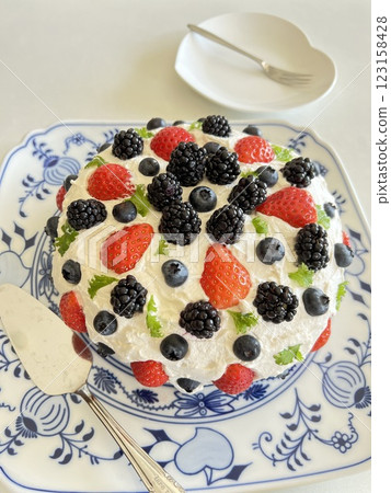I made a berry cake 123158428
