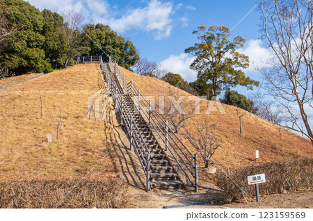 "Stairs leading to the blue sky" Yokkaichi Southern Hills Park (North Zone) 123159569