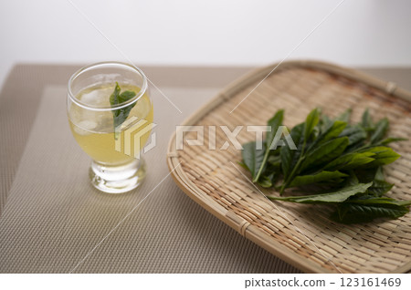 Have the new tea chilled 123161469