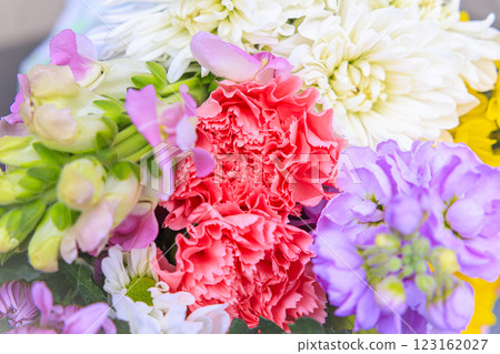 充滿日式氛圍的菊花插花 充滿日式氛圍的菊花插花 123162027