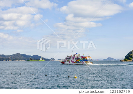 Toba Bay sightseeing boat 123162759