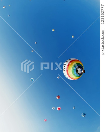 balloon dancing in the sky 123162777