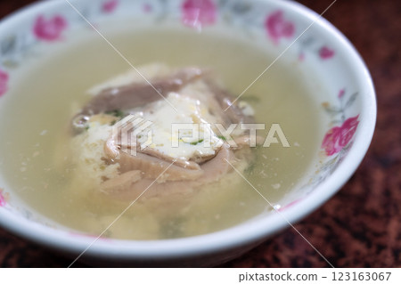 Dragon bone soup dragon bone marrow soup bone marrow soup Taiwan snacks pig bone marrow soup Taiwan 123163067