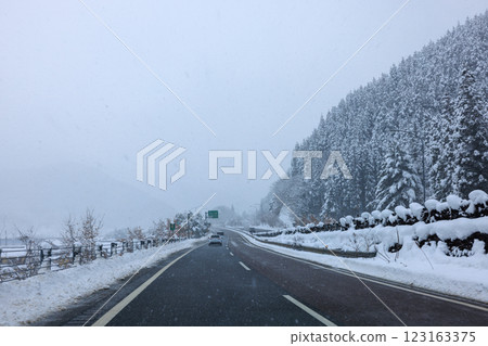 Tokai-Hokuriku Expressway with snow 123163375