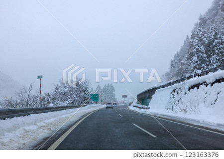 東海北陸高速公路 有雪 123163376
