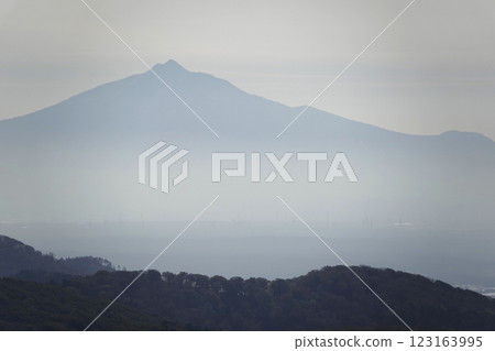 View from the observation deck: The silhouette of Mt. Iwaki seen to the south View from the observation deck: The silhouette of Mt. Iwaki seen to the south 123163995