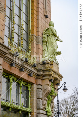 Sculpture on the historic building of the Eliseevsky store on Nevsky Prospekt 123164272