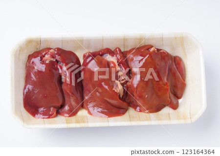 raw chicken liver 123164364