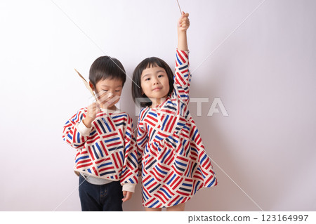 雙胞胎肖像 123164997