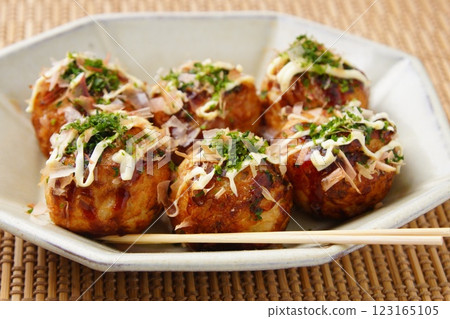 Osaka specialty: Takoyaki 123165105