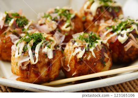 Osaka specialty: Takoyaki 123165106