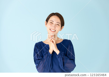 Woman casual portrait happy 123165464