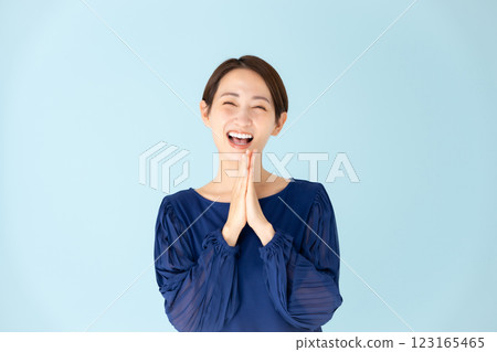Woman casual portrait happy 123165465