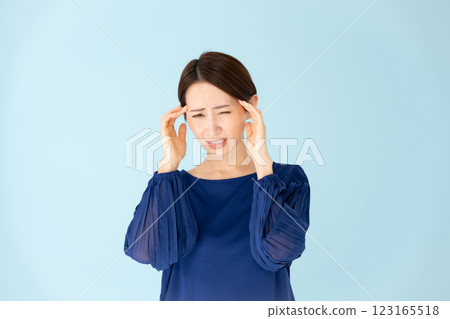 女人休閒肖像頭痛 123165518