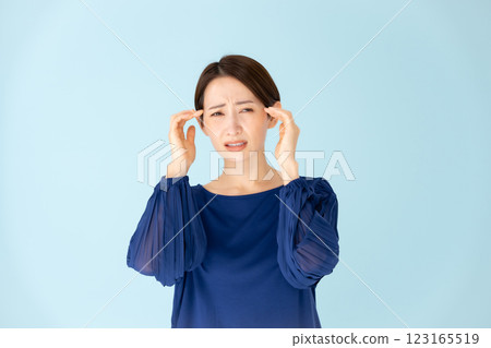 女人休閒肖像頭痛 123165519