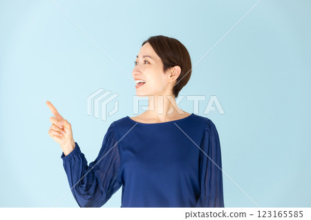 女人,休閒,肖像,指點 女人,休閒,肖像,指點 123165585