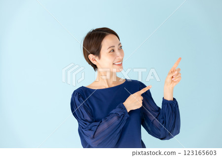 女人，休閒，肖像，指點 123165603