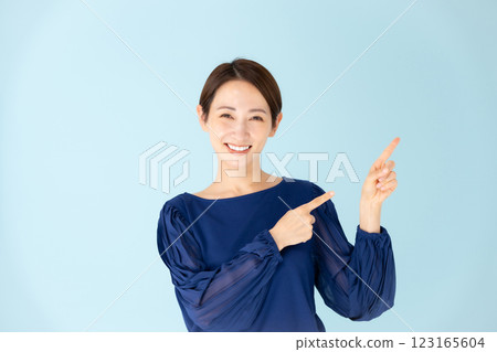女人，休閒，肖像，指點 123165604