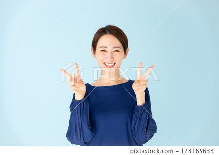 女人休閒肖像和平 123165633